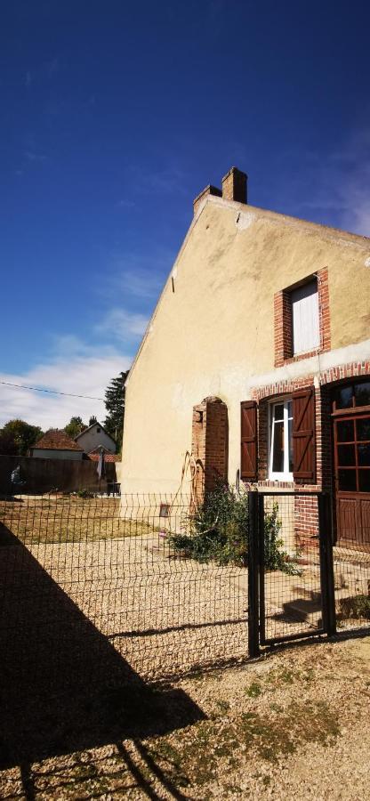 Maison De Campagne Villa La Celle-Saint-Cyr Exterior photo